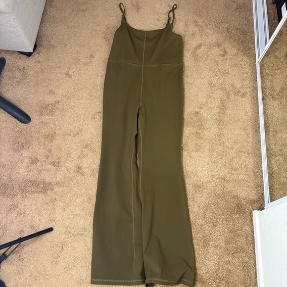 Aritzia Wilfred Free Divinity Kick Flare Jumpsuit in Bough Green Size XL New - Picture 8 of 9